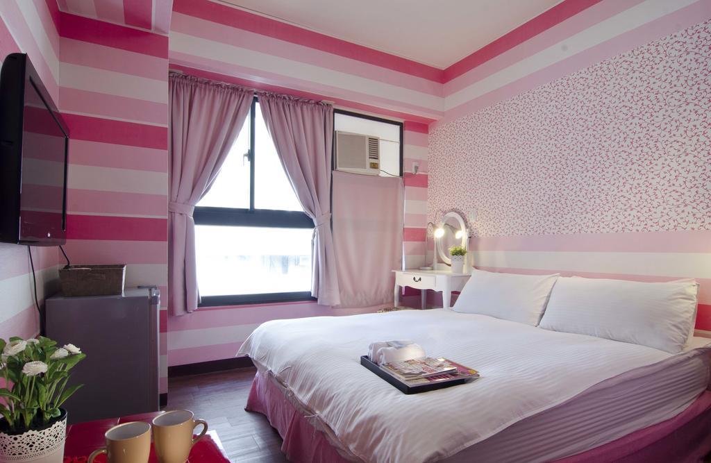 Star Hostel Taichung Buitenkant foto