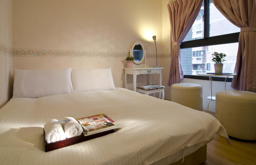 Star Hostel Taichung Buitenkant foto