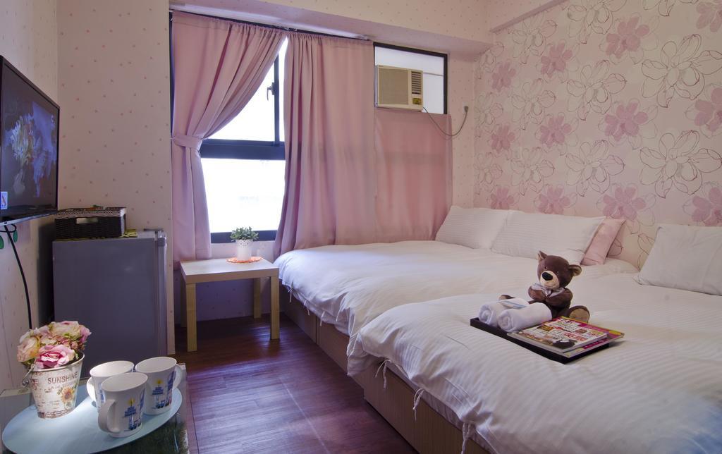 Star Hostel Taichung Buitenkant foto